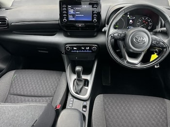 Used Toyota Yaris 2023 for sale - 78459407: Photo