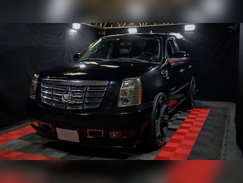 Used Cadillac Escalade undefined for sale - 76735010: Photo