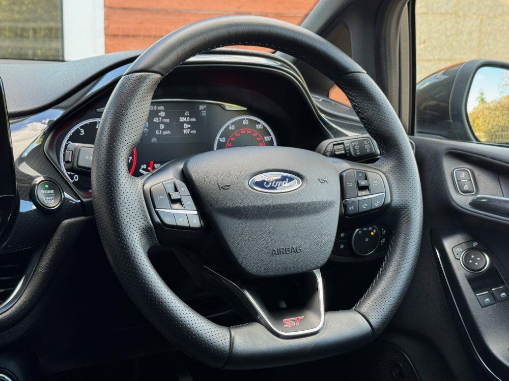 Used Ford Fiesta 2018 for sale - 76108815: Photo 32