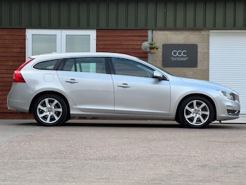 Used Volvo V60 2014 for sale - 76108681: Photo