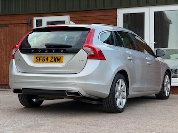 Used Volvo V60 2014 for sale - 76108681: Photo