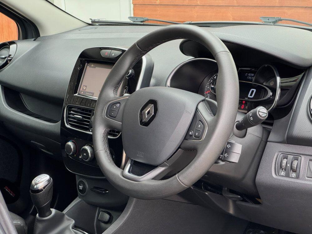Used Renault Clio 2018 for sale - 76348782: Photo 34