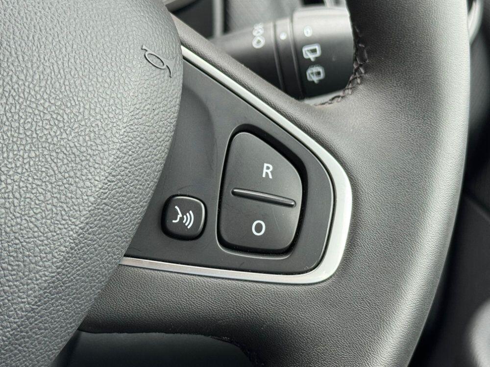 Used Renault Clio 2018 for sale - 76348782: Photo 37