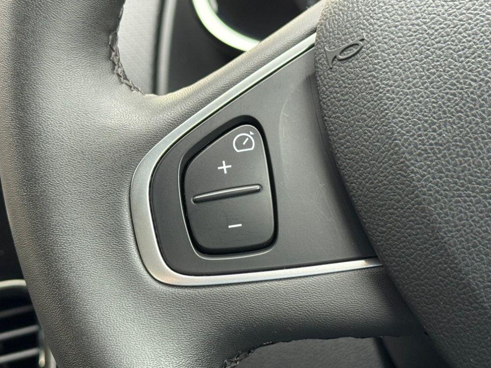 Used Renault Clio 2018 for sale - 76348782: Photo 38
