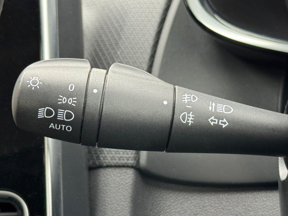 Used Renault Clio 2018 for sale - 76348782: Photo 41