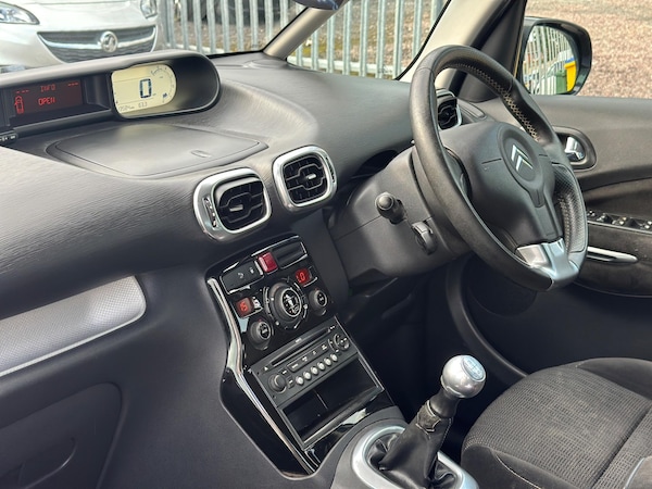 Used Citroen C3 Picasso 2010 for sale - 76319421: Photo 17
