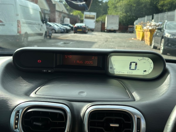 Used Citroen C3 Picasso 2010 for sale - 76319421: Photo 24