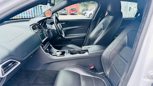 Used Jaguar XE 2015 for sale - 76319402: Photo 19