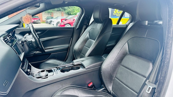 Used Jaguar XE 2015 for sale - 76319402: Photo 20