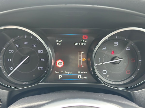 Used Jaguar XE 2015 for sale - 76319402: Photo 28