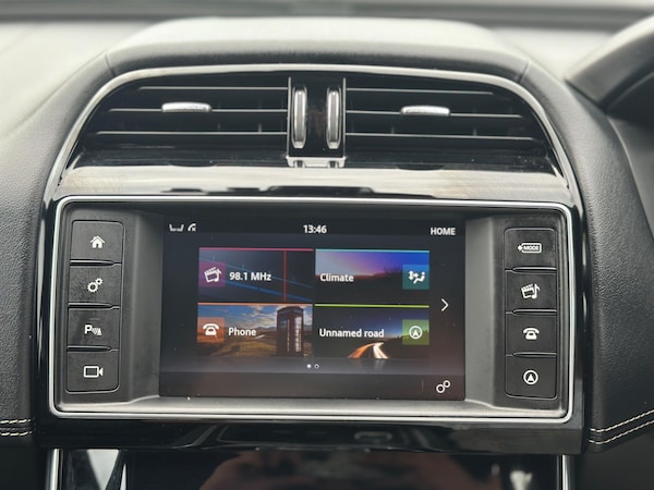 Used Jaguar XE 2015 for sale - 76319402: Photo 29