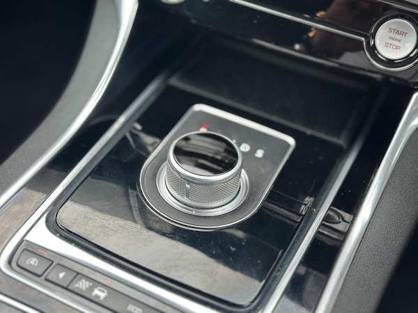 Used Jaguar XE 2015 for sale - 76319402: Photo 31