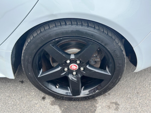 Used Jaguar XE 2015 for sale - 76319402: Photo 45