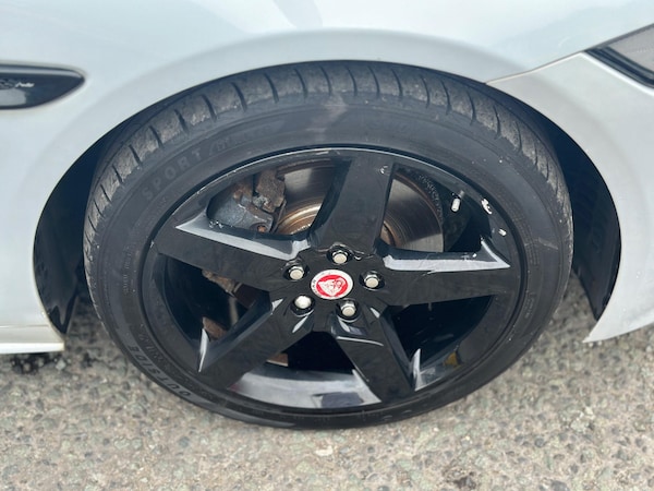 Used Jaguar XE 2015 for sale - 76319402: Photo 47