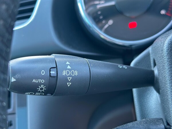 Used Peugeot 3008 2015 for sale - 76319404: Photo 37