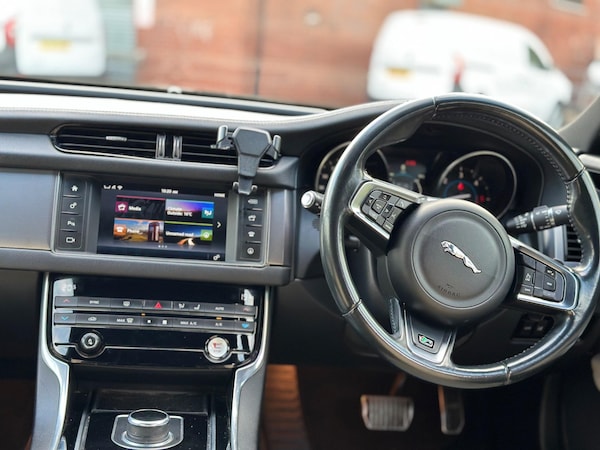 Used Jaguar XF 2016 for sale - 76319401: Photo 11