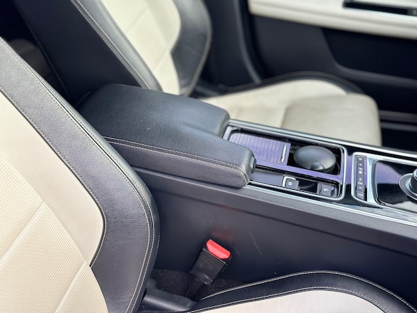 Used Jaguar XF 2016 for sale - 76319401: Photo 37