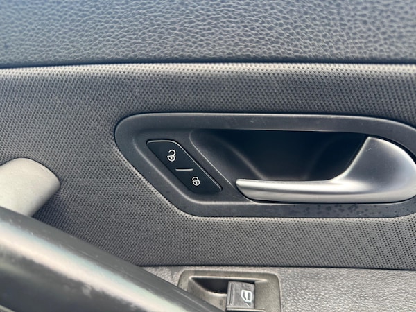 Used Volkswagen Scirocco 2012 for sale - 76319417: Photo 33