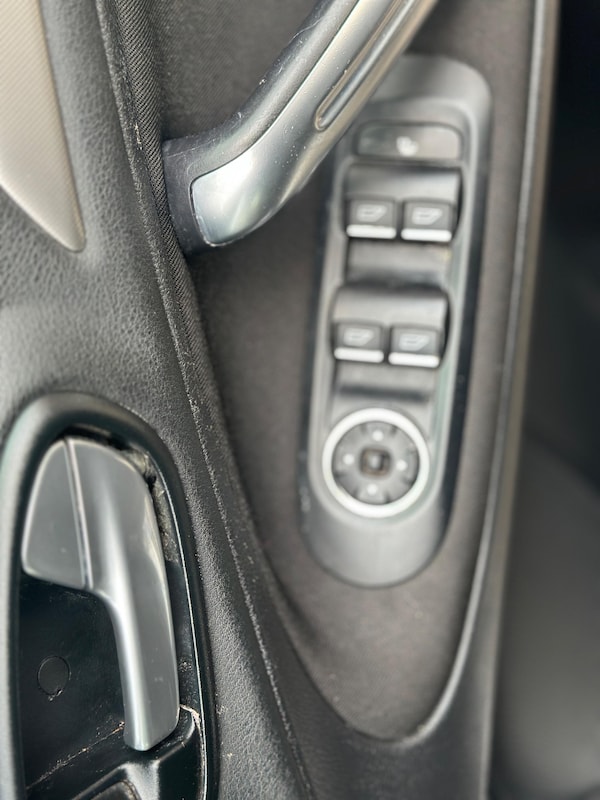 Used Ford S-Max 2011 for sale - 76319416: Photo 22