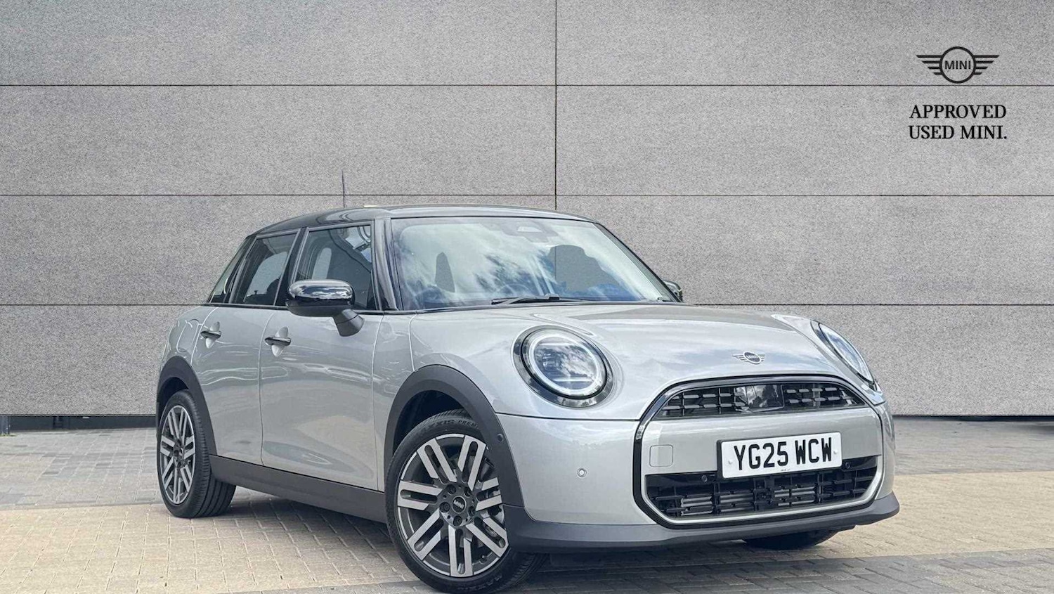 Used MINI Cooper 2025 for sale - 76916000: Photo 1