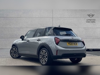 Used MINI Cooper 2025 for sale - 76916000: Photo