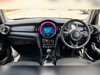 Used MINI Hatch 2019 for sale - 78754713: Photo