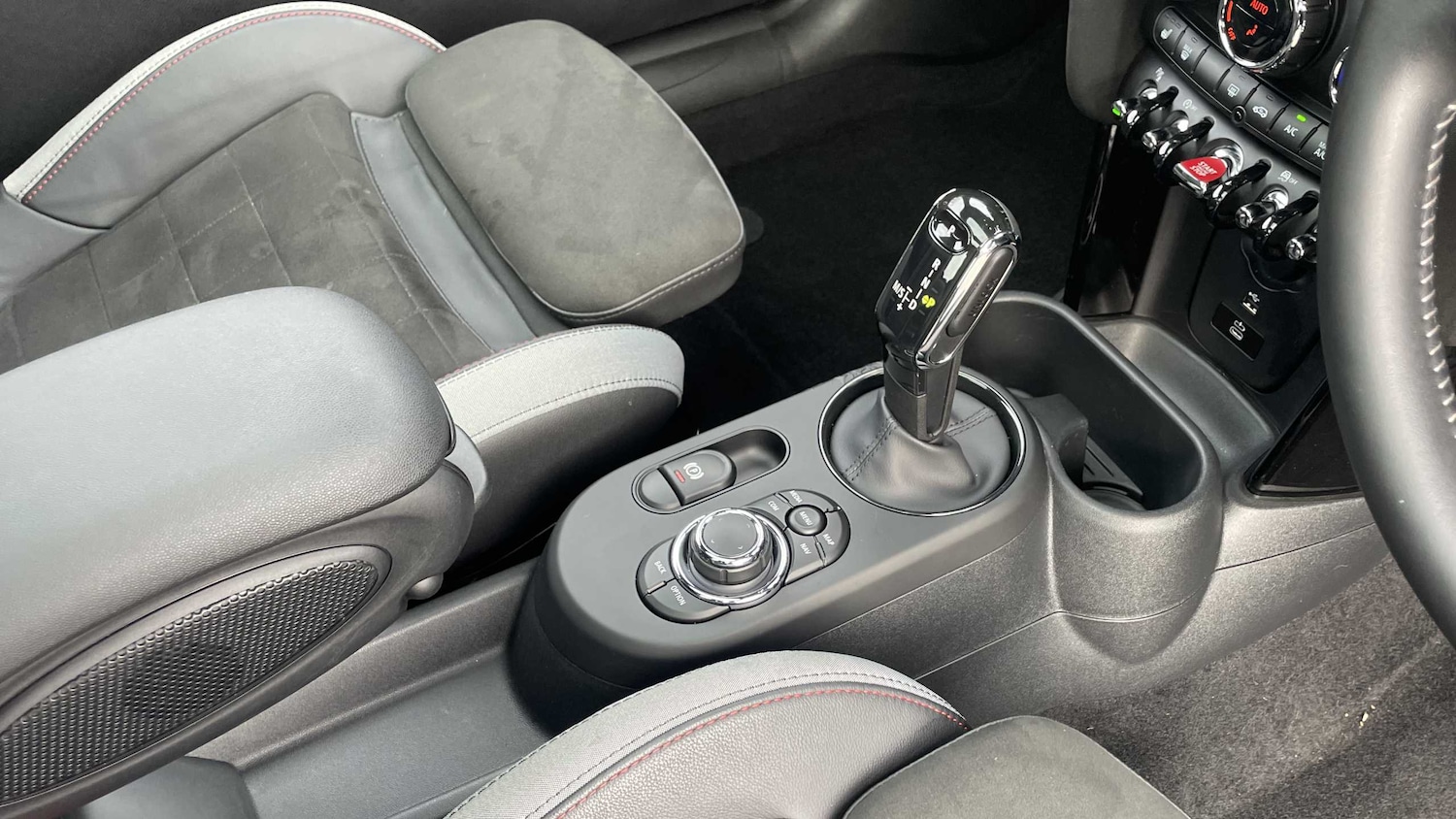 Used MINI Hatch 2023 for sale - 76755226: Photo 8