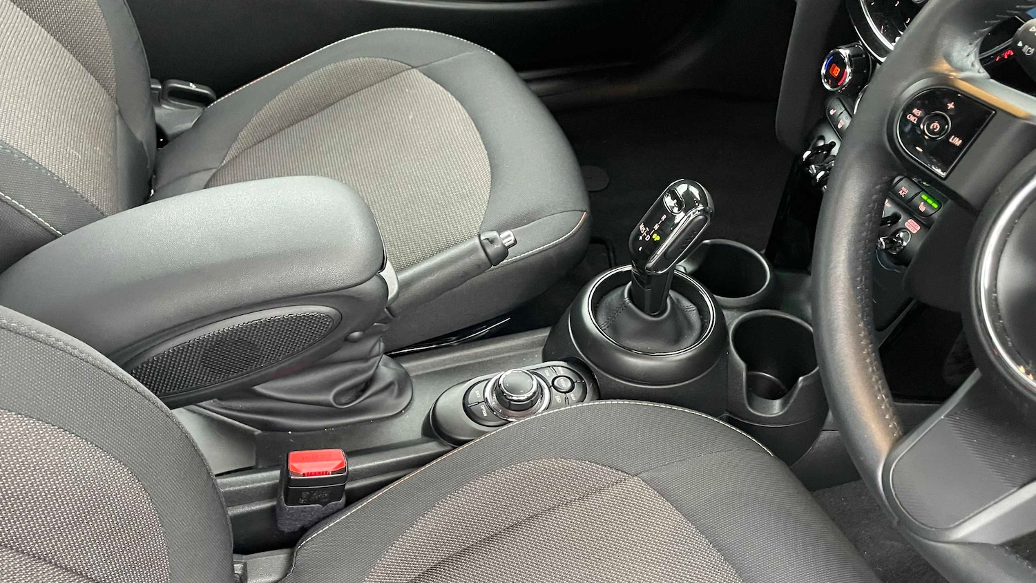 Used MINI Hatch 2022 for sale - 76955226: Photo 9