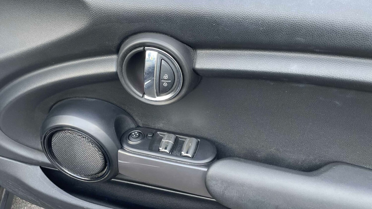 Used MINI Convertible 2020 for sale - 78209055: Photo 30