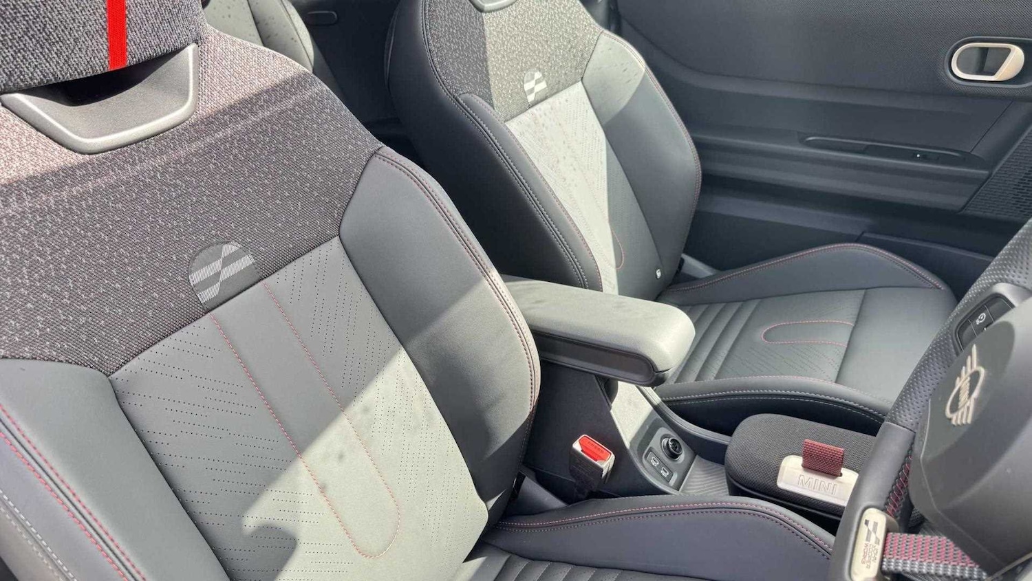 Used MINI Cooper 2025 for sale - 76955286: Photo 8