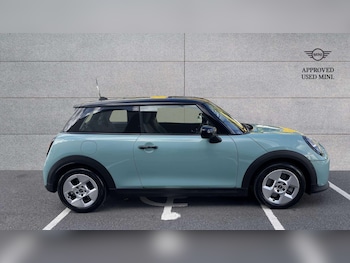 Used MINI Cooper 2024 for sale - 76075376: Photo