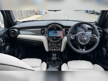 Used MINI Hatch 2024 for sale - 78678800: Photo