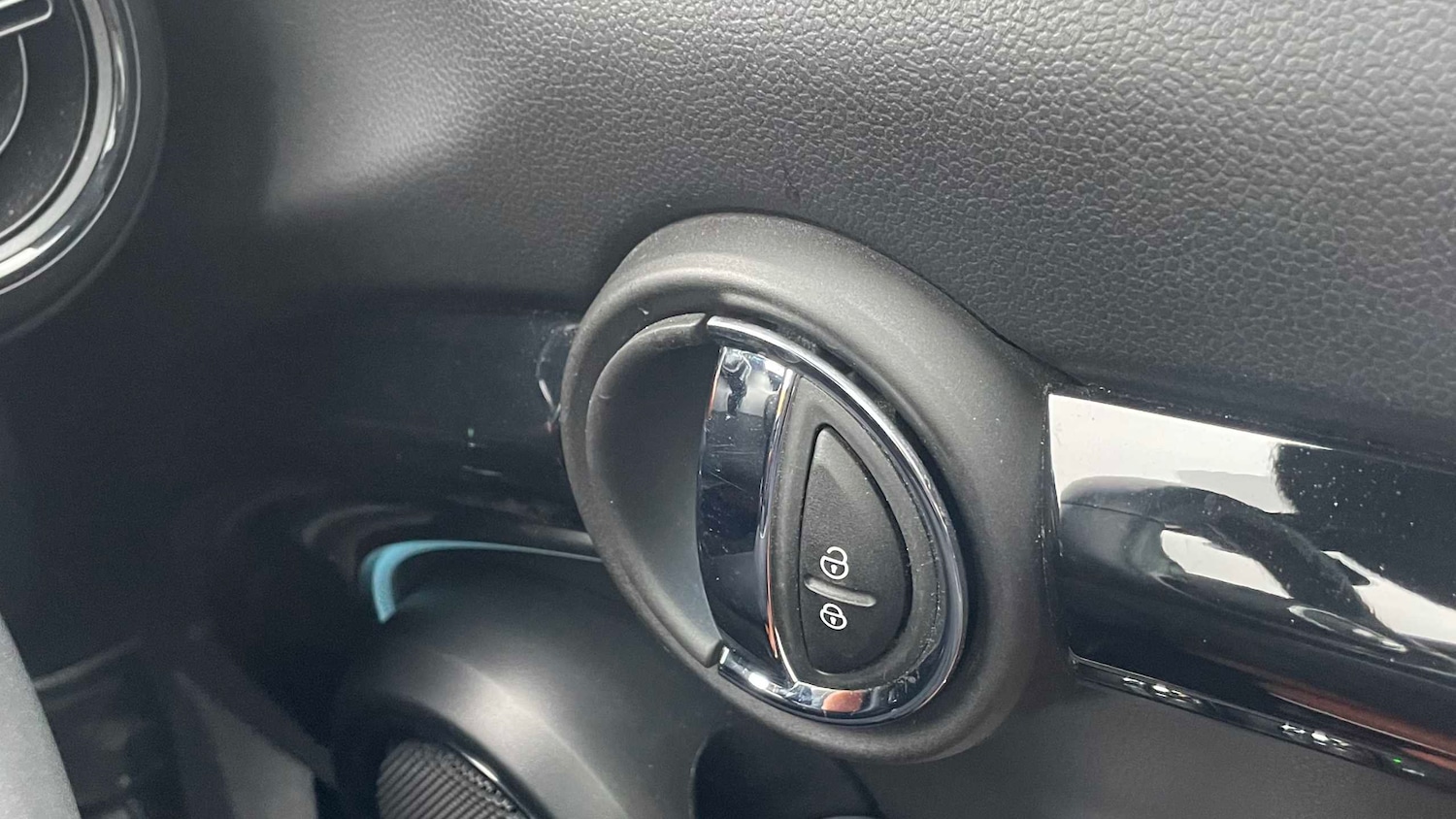 Used MINI Hatch 2023 for sale - 77233010: Photo 32