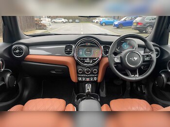 Used MINI Hatch 2023 for sale - 77233010: Photo