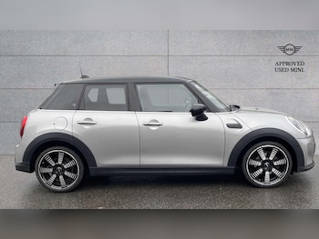 Used MINI Cooper 2024 for sale - 77615581: Photo