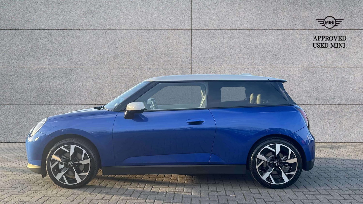 Used MINI Cooper 2024 for sale - 76916102: Photo 3