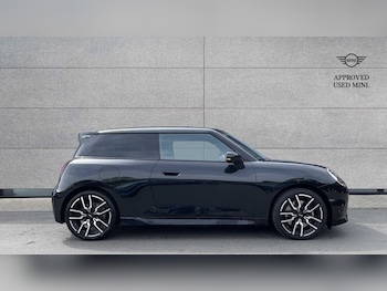 Used MINI Cooper 2024 for sale - 75217556: Photo