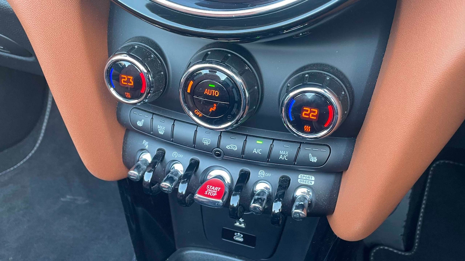 Used MINI Convertible 2023 for sale - 77615557: Photo 11