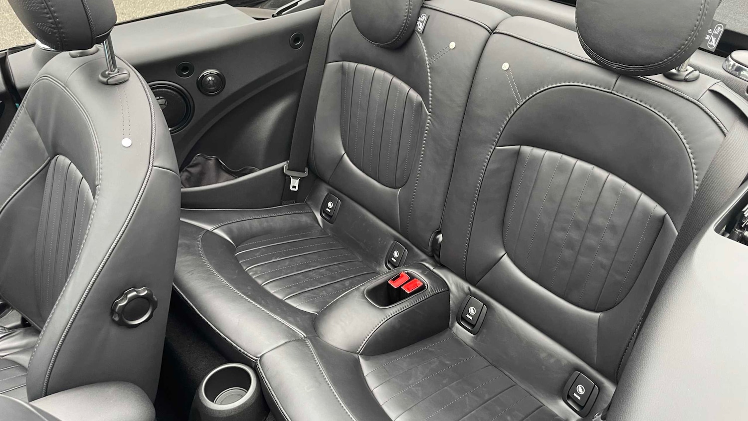 Used MINI Convertible 2023 for sale - 76515551: Photo 10