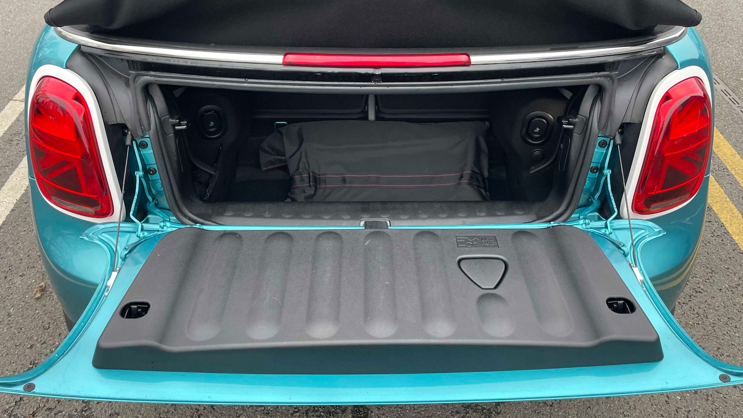 Used MINI Convertible 2023 for sale - 76515551: Photo 18