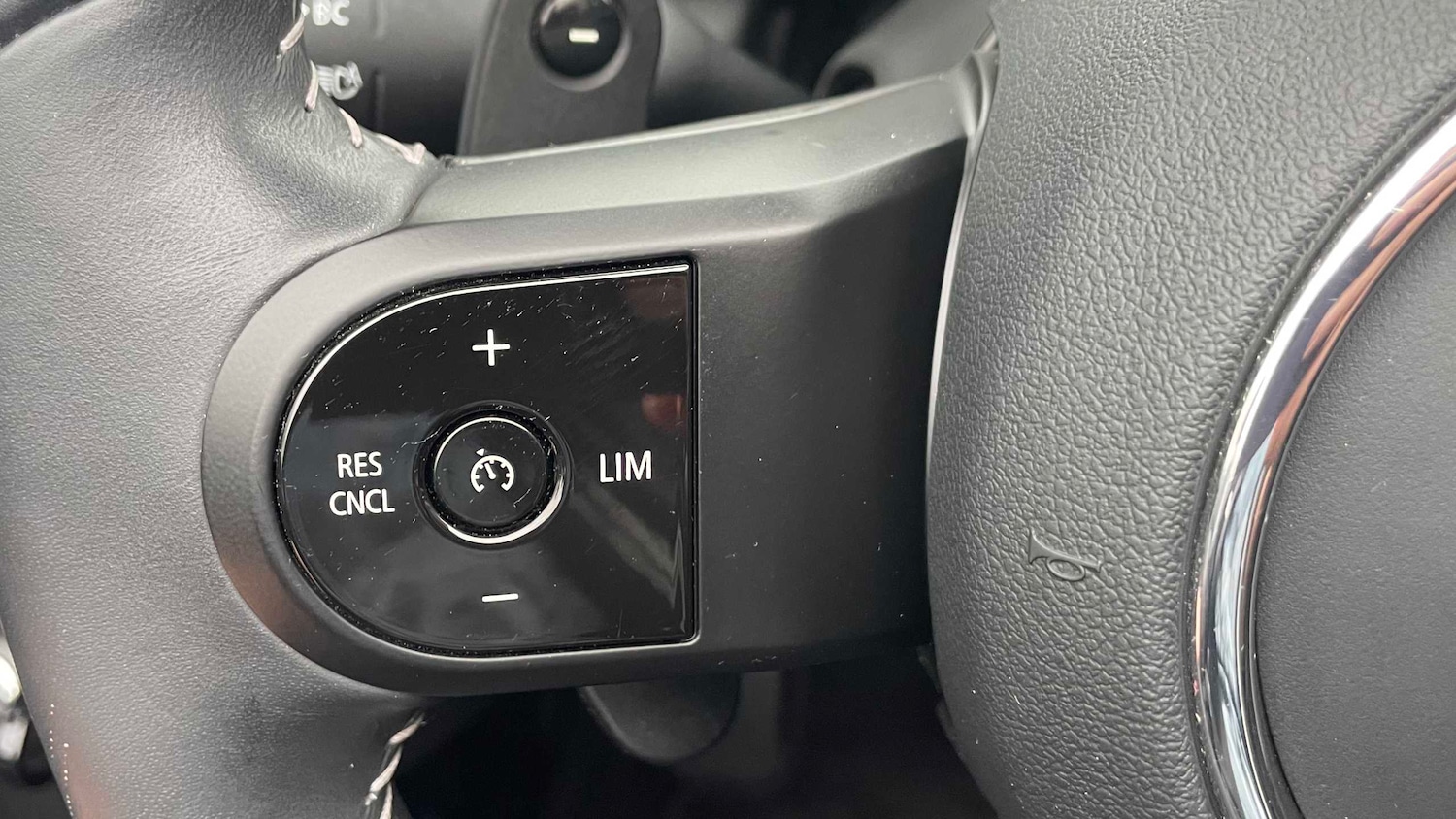 Used MINI Convertible 2023 for sale - 76515551: Photo 19