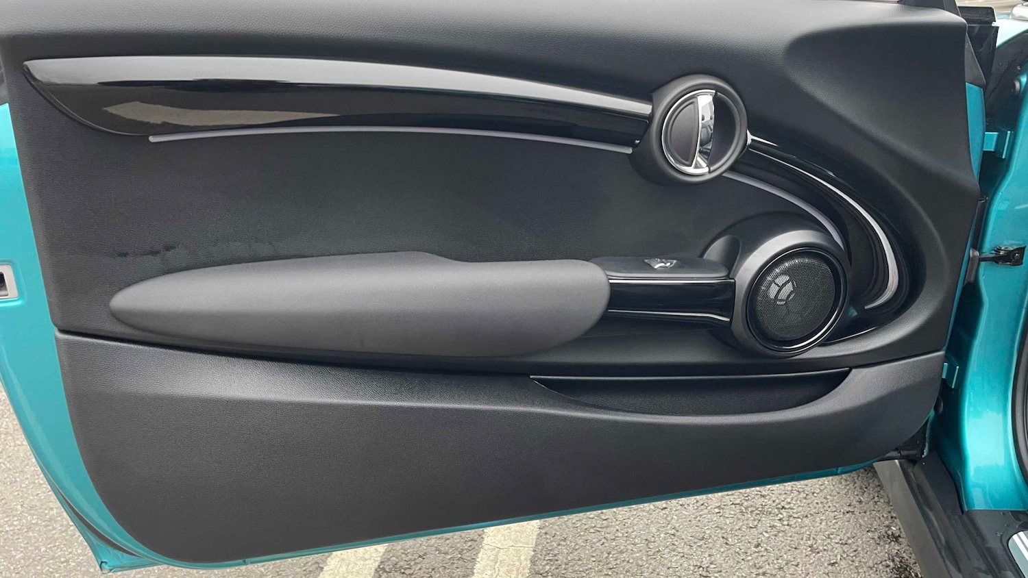 Used MINI Convertible 2023 for sale - 76515551: Photo 23