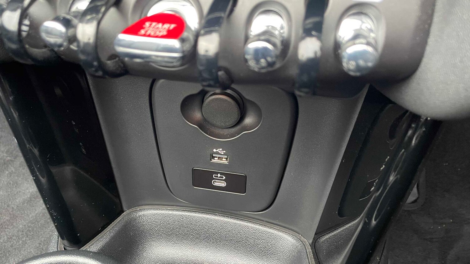 Used MINI Convertible 2023 for sale - 76515551: Photo 25