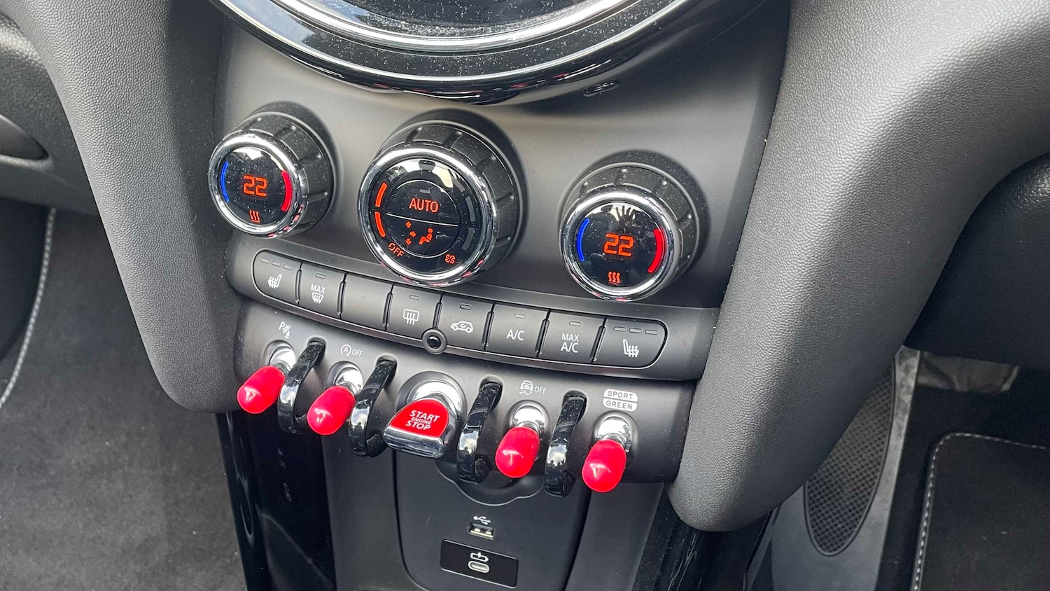 Used MINI Convertible 2024 for sale - 77698707: Photo 14