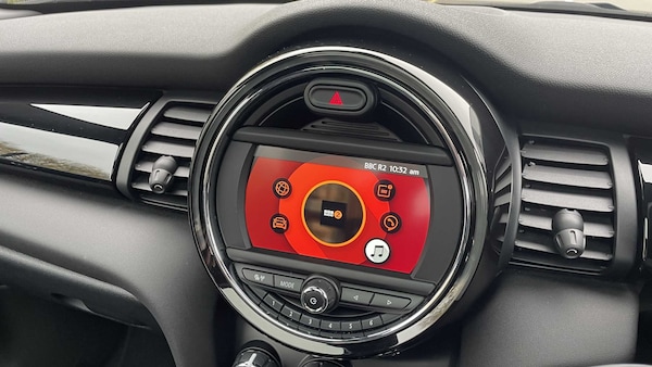 Used MINI Hatch 2019 for sale - 76298456: Photo 10