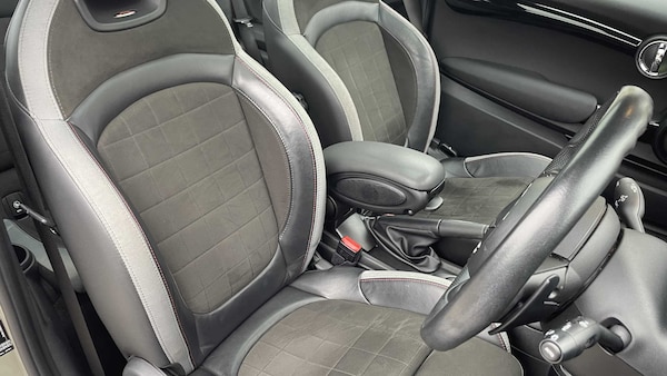 Used MINI Hatch 2019 for sale - 76298456: Photo 12