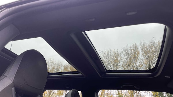 Used MINI Hatch 2019 for sale - 76298456: Photo 32