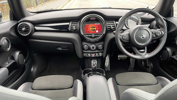 Used MINI Hatch 2019 for sale - 76298456: Photo 4