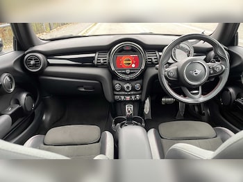 Used MINI Hatch 2019 for sale - 76298456: Photo 4