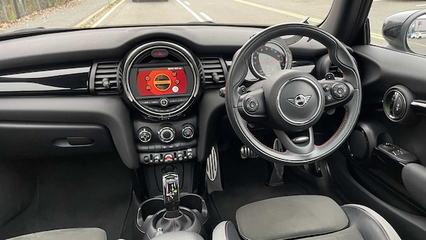 Used MINI Hatch 2019 for sale - 76298456: Photo 5